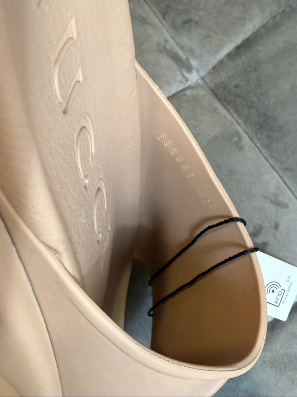 Gucci Vintage Camel GG Logo Rubber Slide Sandals - Picture 9 of 16